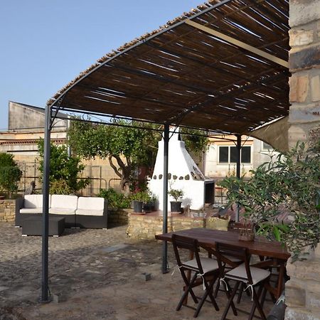 B&B Sa Muredda Sardara Exterior photo